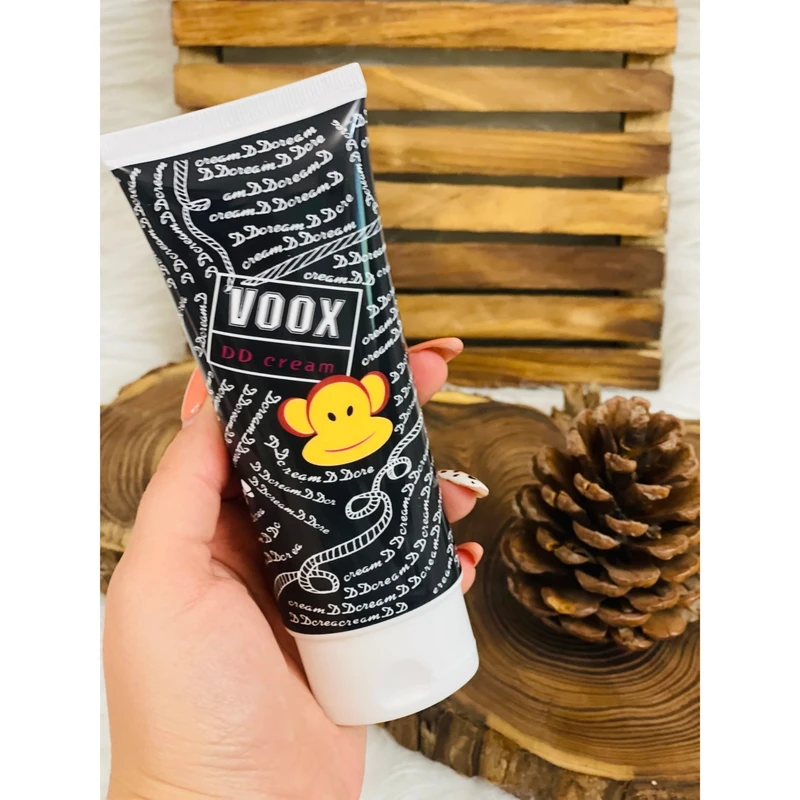کرم روشن‌کننده و آبرسان وکس مدل DD Cream، مناسب برای پوست صورت و بدن